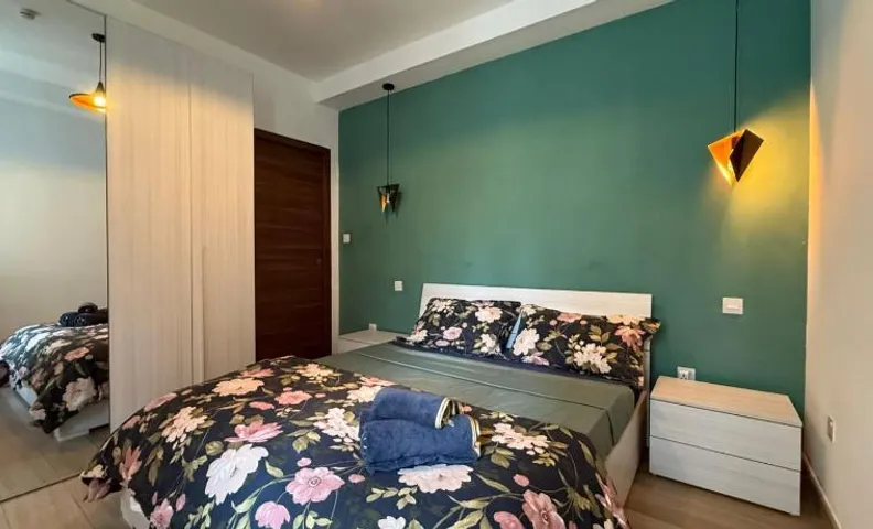 Airport Stay Comfortable accommodation with own bathroom Easy access