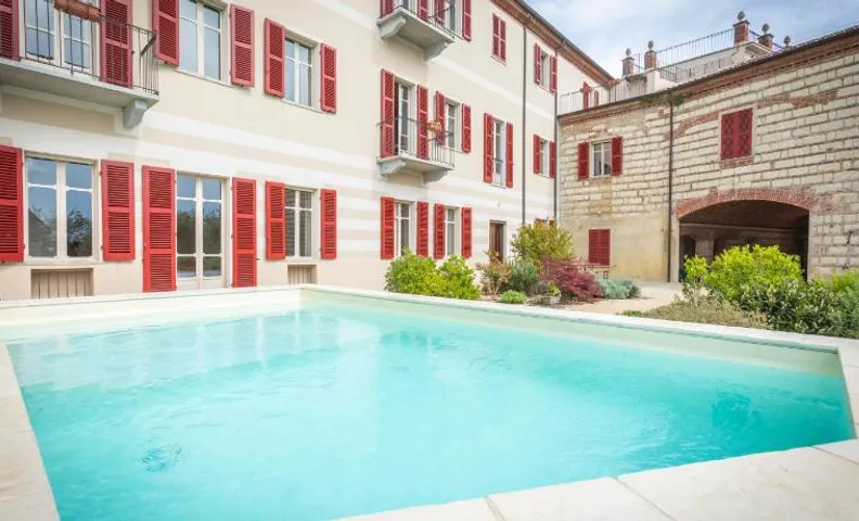 OLIVOLA APARTMENTS