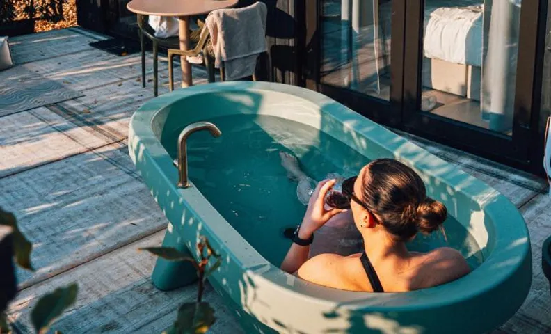 Luxe Tiny Suite met privé tuinbad