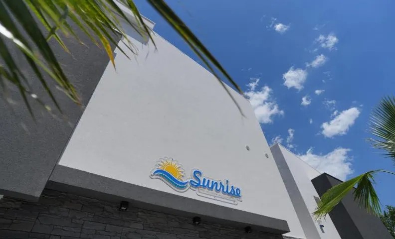 Sunrise Luxury Apartments 3