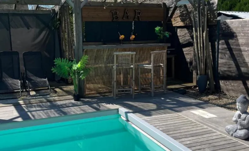Logement cosy avec piscine et jacuzzi privatifs