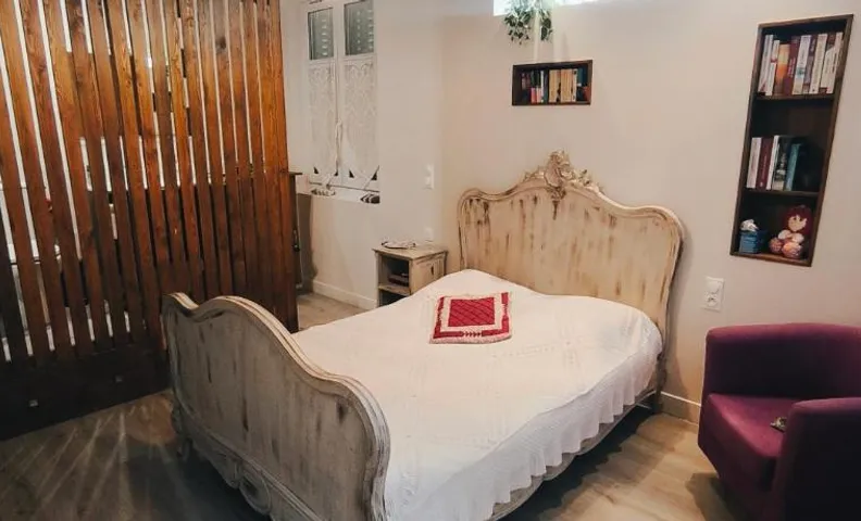 Chez Nine, chambre indépendante avec terrasse