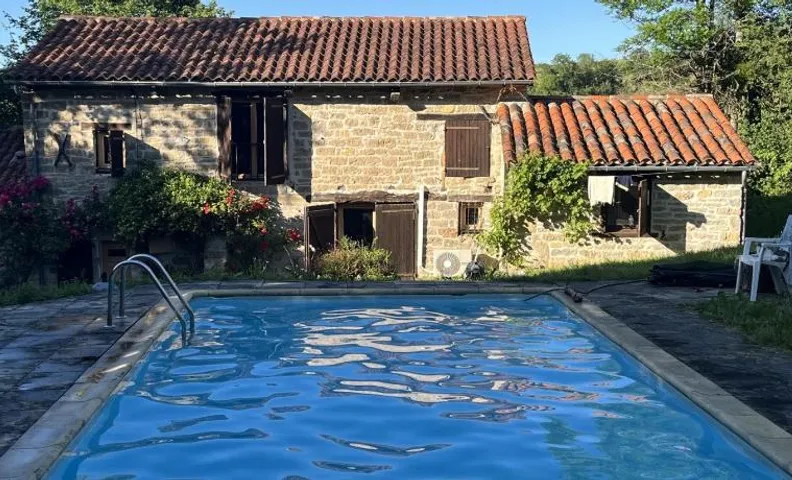 Chambre indépendante avec piscine à Saint Antonin