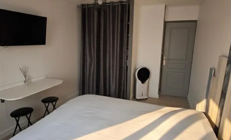 Chambre équipée centre Le Fenouiller proche mer