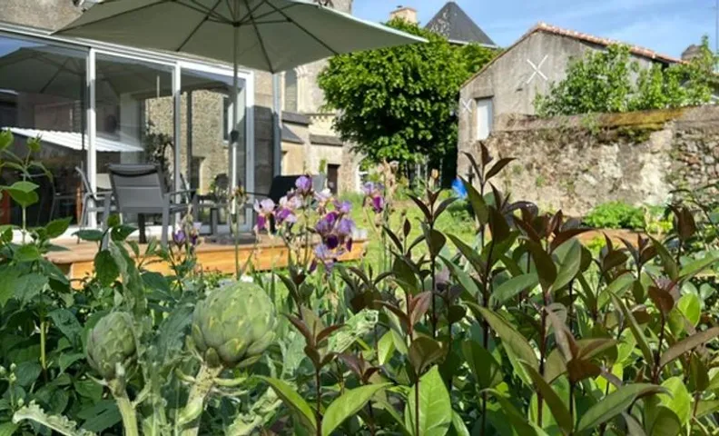 Gîte indépendant et calme dans un ancien prieuré