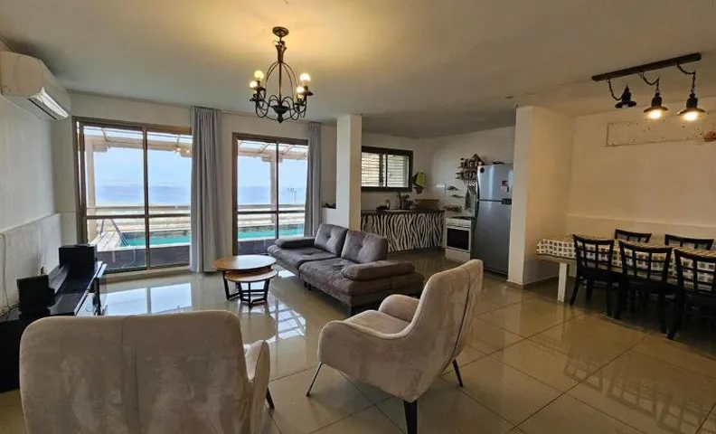 Kinneret view with pool