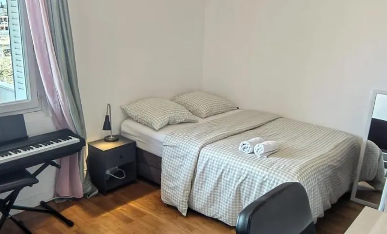 Chambre spacieuse TV Oled, proche Tête d'or
