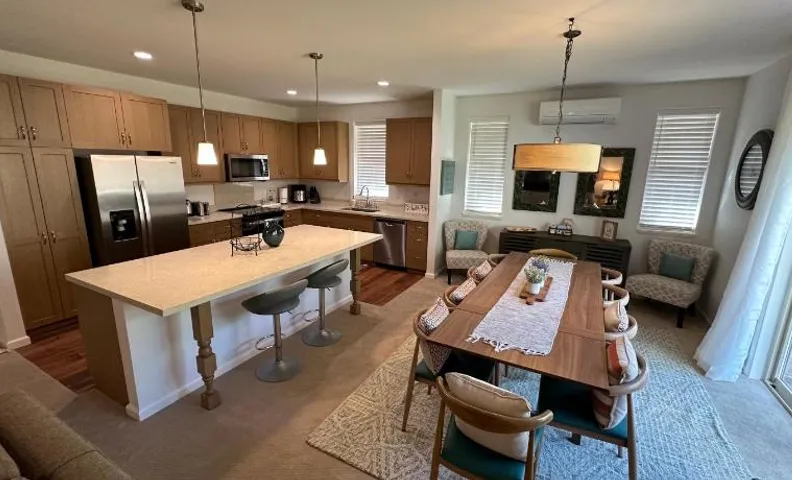 New Tropical Island Ohana near Beach with community Pool Spa Gym PingPong and more