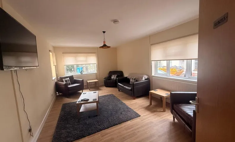 full house ROOMY BNB