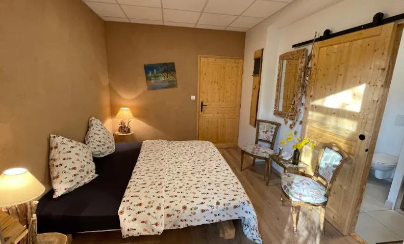 Double room on farm (La ferme du Tao)