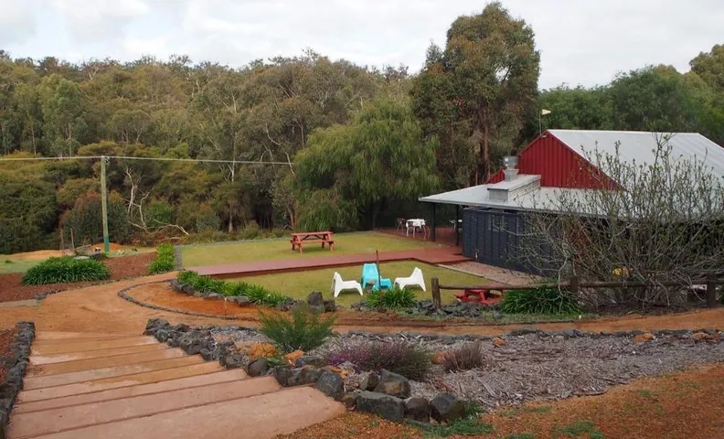 Wellington Forest Cottages & bar cafe