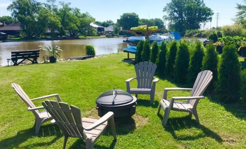 2 bedroom GetawayLake St Claire, Canadakayak