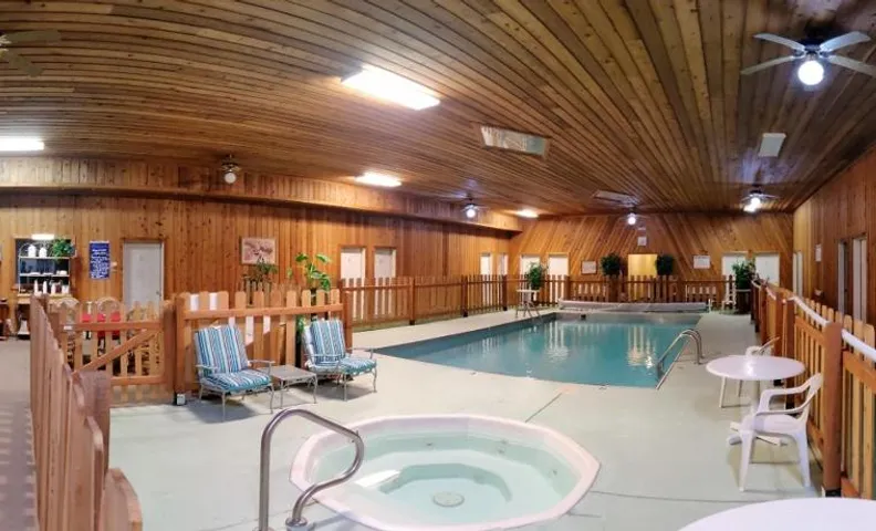 Cougar Canyon Lodge