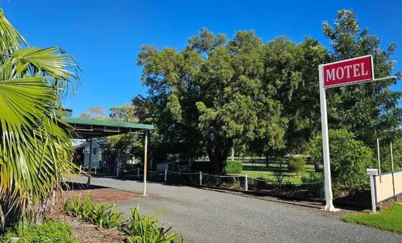 Mitchell Motel & Cabins