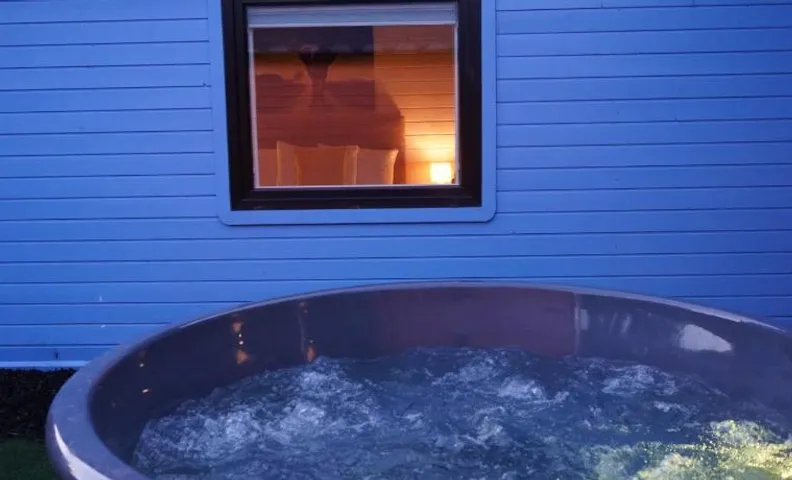 West Wicklow Glamping with Hot Tub