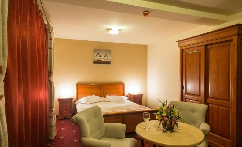Red Hotel