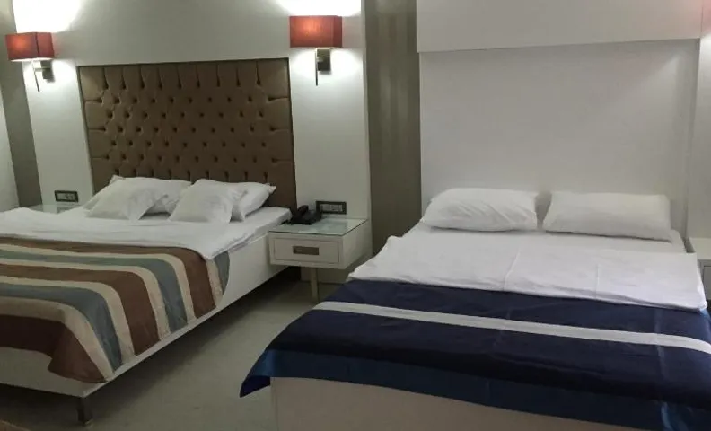 R S CITY HoTEL