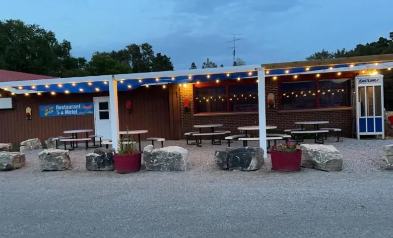 Huron Sands Motel and Restaurant