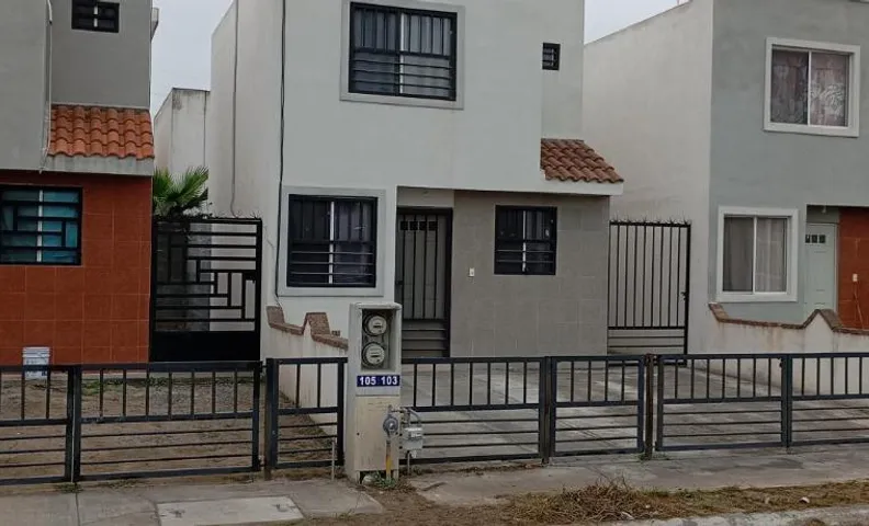 Casa Adobe clima total Starlink zona Aeropuerto