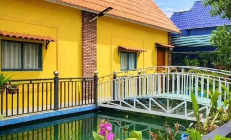 Color Homestay