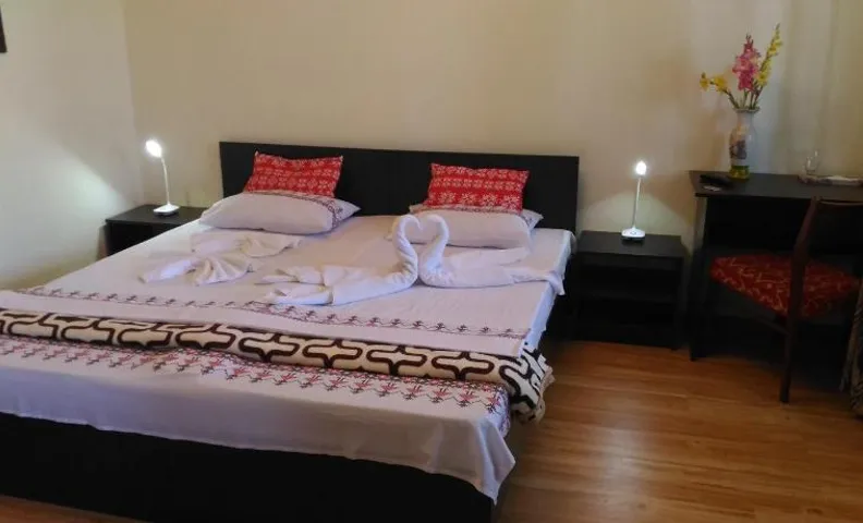 Edelweiss guesthouse, glamping and camping