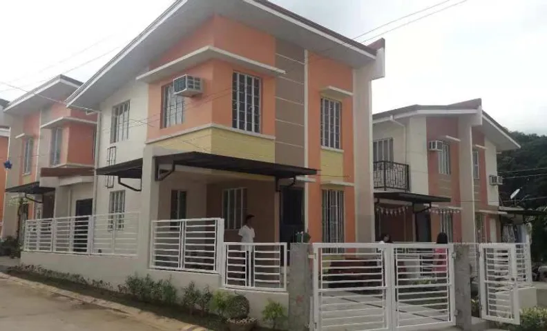 3BR house @ Fiesta Village