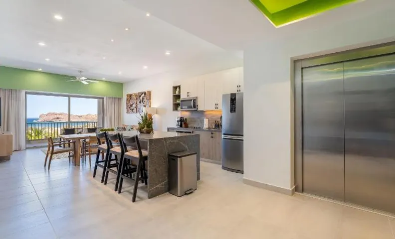 New Luxurious Oceanfront 2 Bedroom Condo with Stunning Views