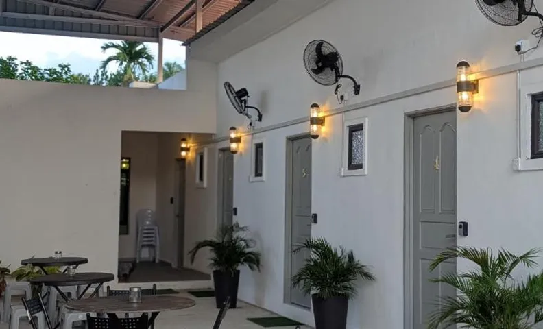 Din's Studio Homestay