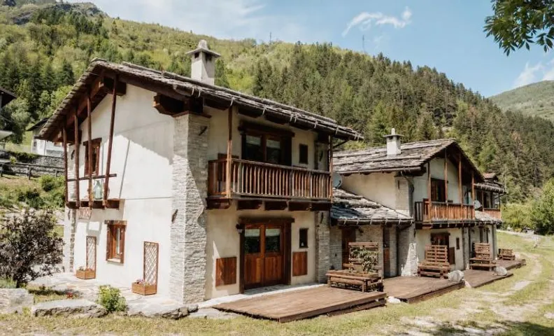 borgo maira village