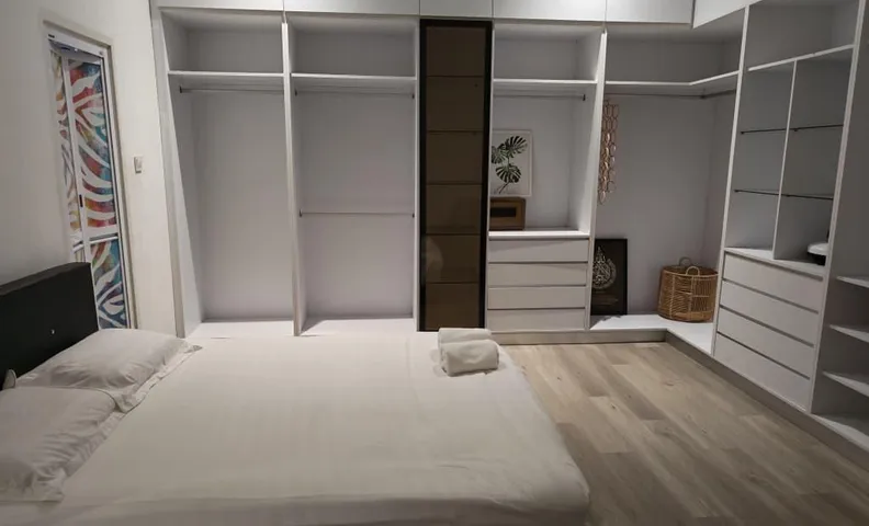 캄풍 바하루 체라팅의 빌라 (m², 침실 4개, 프라이빗 욕실 3개)