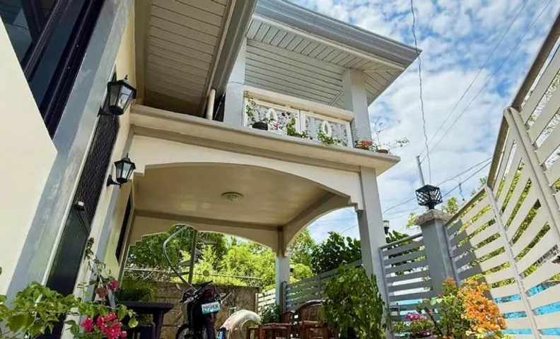 Nimrod's Cafe - Airconditioned Queen Beds with Starlink Wi-Fi