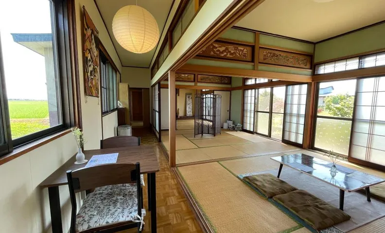Simple lodging in the rice fields Tanonagano Yadok