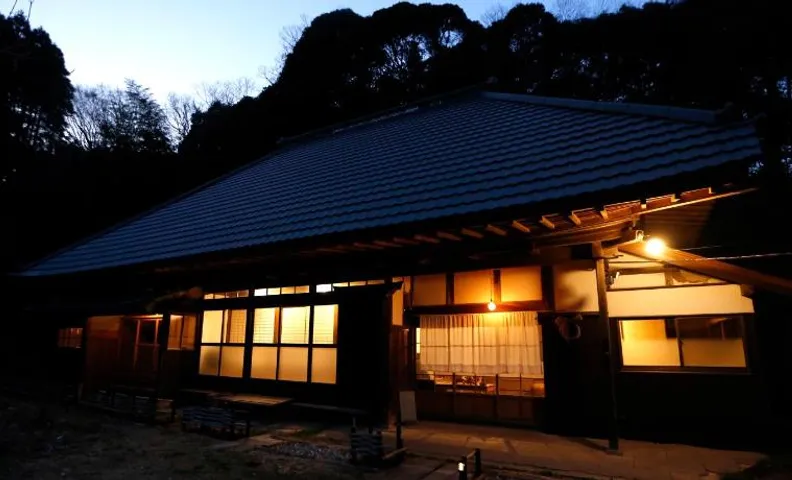 雨ト月 ametotsuki -里山の四季に包まれる古民家宿-焚き火と竈門とBBQ-