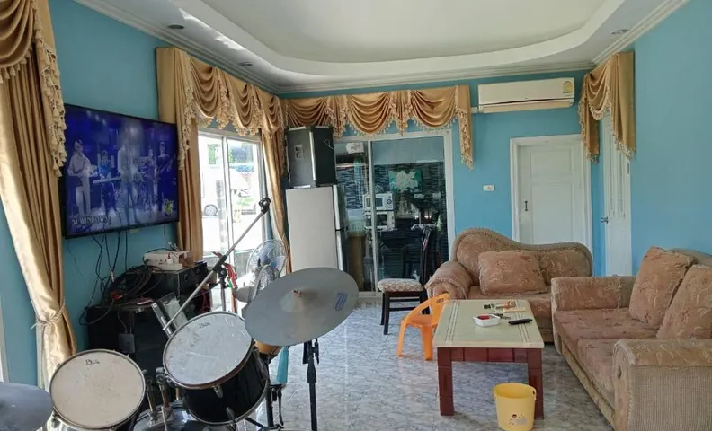 บ้านเพื่อน บางแสน โฮมสเตย์