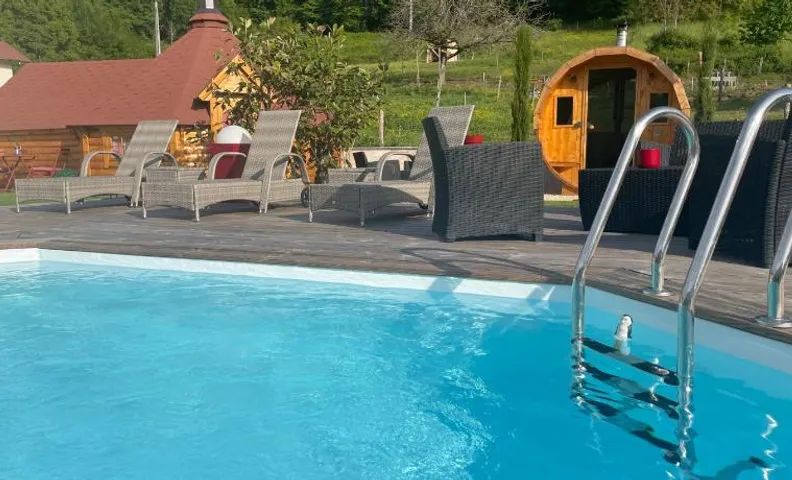 KOTA bien être jaccuzzi , sauna , piscine chauffée , soins bien être