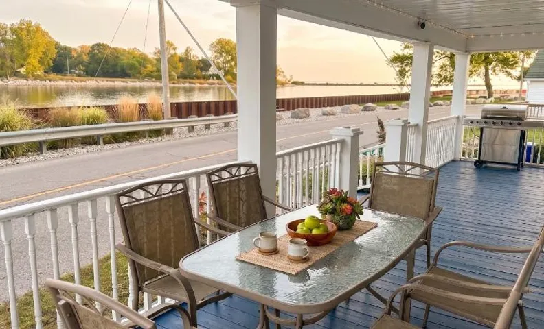 Waterfront Cottage, Top Fishing Spot, Light House
