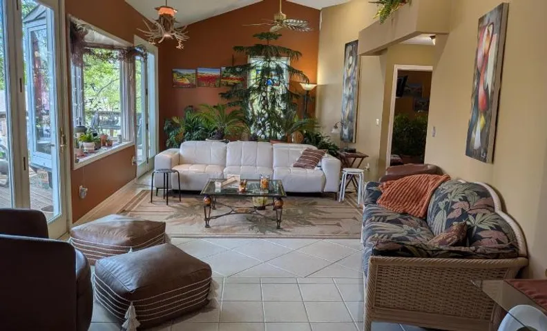 FIFA Basecamp with 2 Kitchens, 5BR, 4 Baths