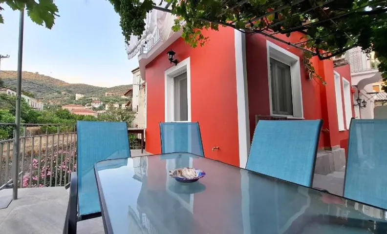 Plomari Rum Evi