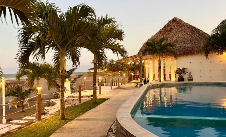 Hotel Lunazul In Costa Esmeralda