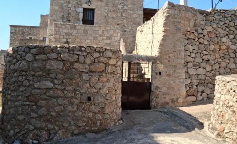 Πέτρινο σπίτι-Stone house Kostas