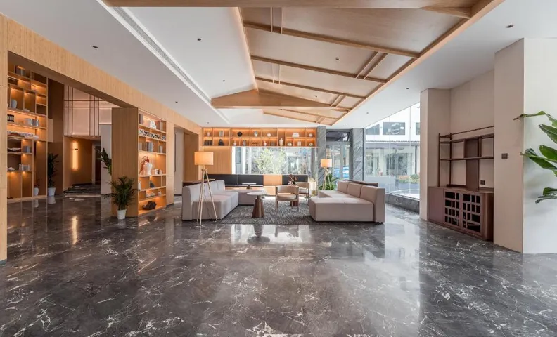 BRILLIANT JIANGUO Resort Hotel - Huanggang Luotian Tiantangzhai Scenic Area