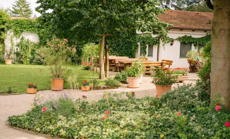 Hotel-Restaurant-Vinothek Felix Sommer