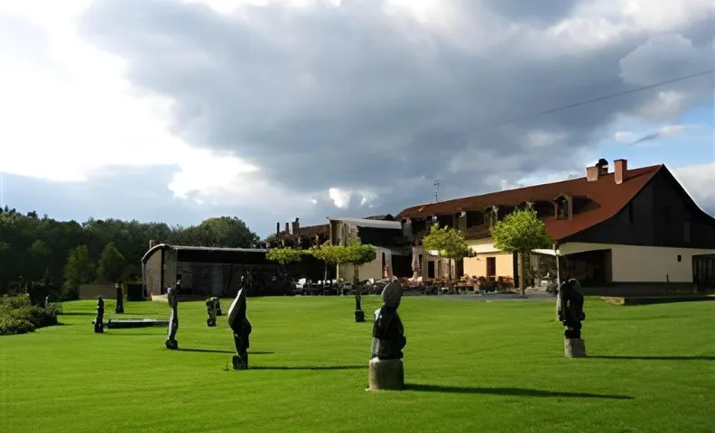 Resort Malevil