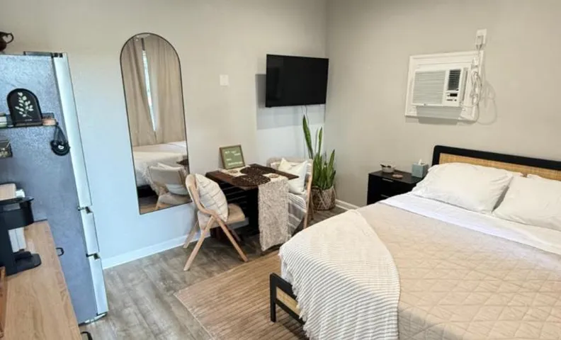 Cozy Guest house near FSU Trails and the airport