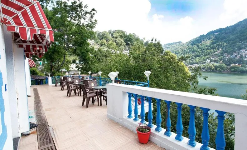 Manu Maharani Regency By Royal Collection Hotels