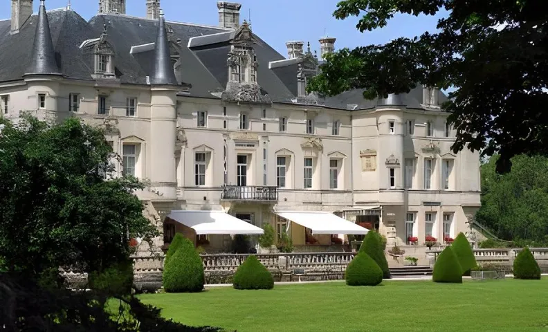 Chateau des Monthairons Hotel Restaurant GastroMaison Spa privatif