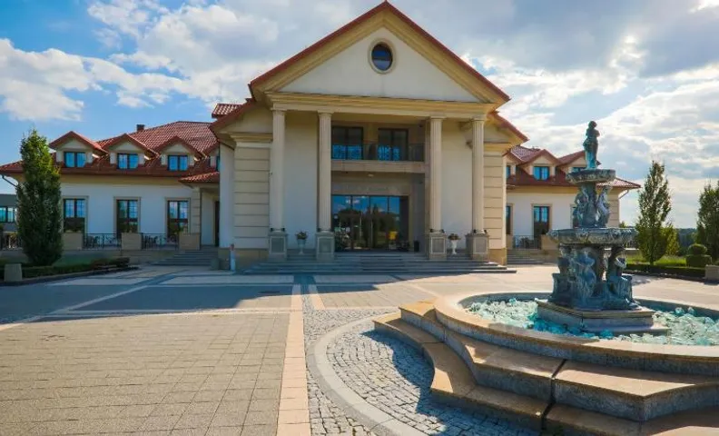 Palac w Konarach Resort SPA & Conference