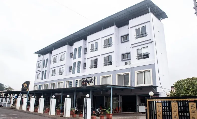 Westbay Biz Dreams Hotel and Suites