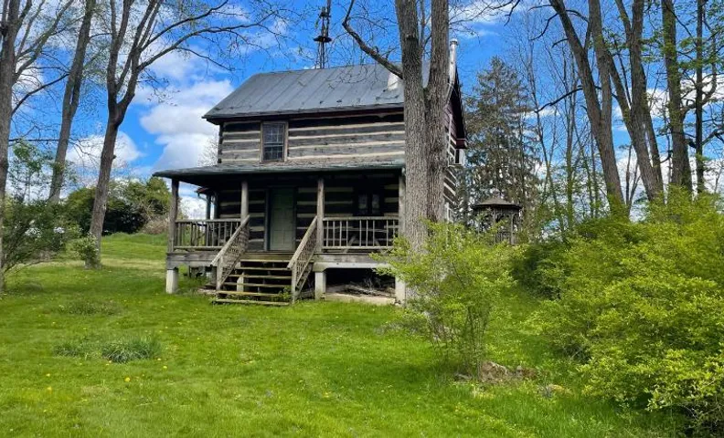 The Cabin at the House of Many Stairs