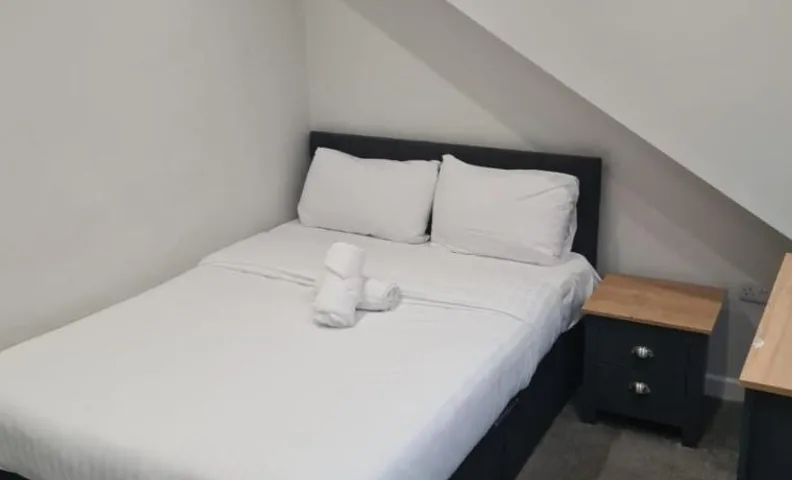 SELF CHECK IN APARTMENT in BARNSLEY CENTRAL